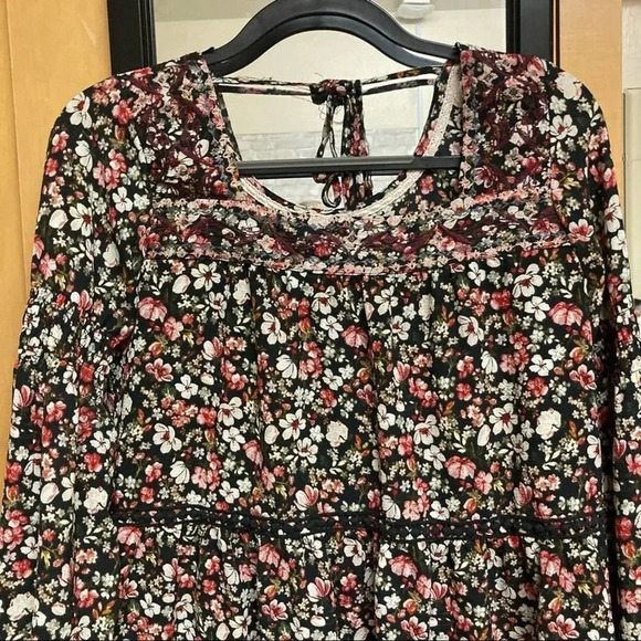 KNOX ROSE Blouse Dark Floral Crochet Detail Long Sleeve Size Medium - Picture 3 of 6